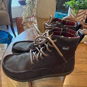 Women’s 9/Men’s size 7.5 Lems Boulder Hiking Boots